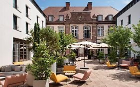 Hôtel LÉONOR the place to live